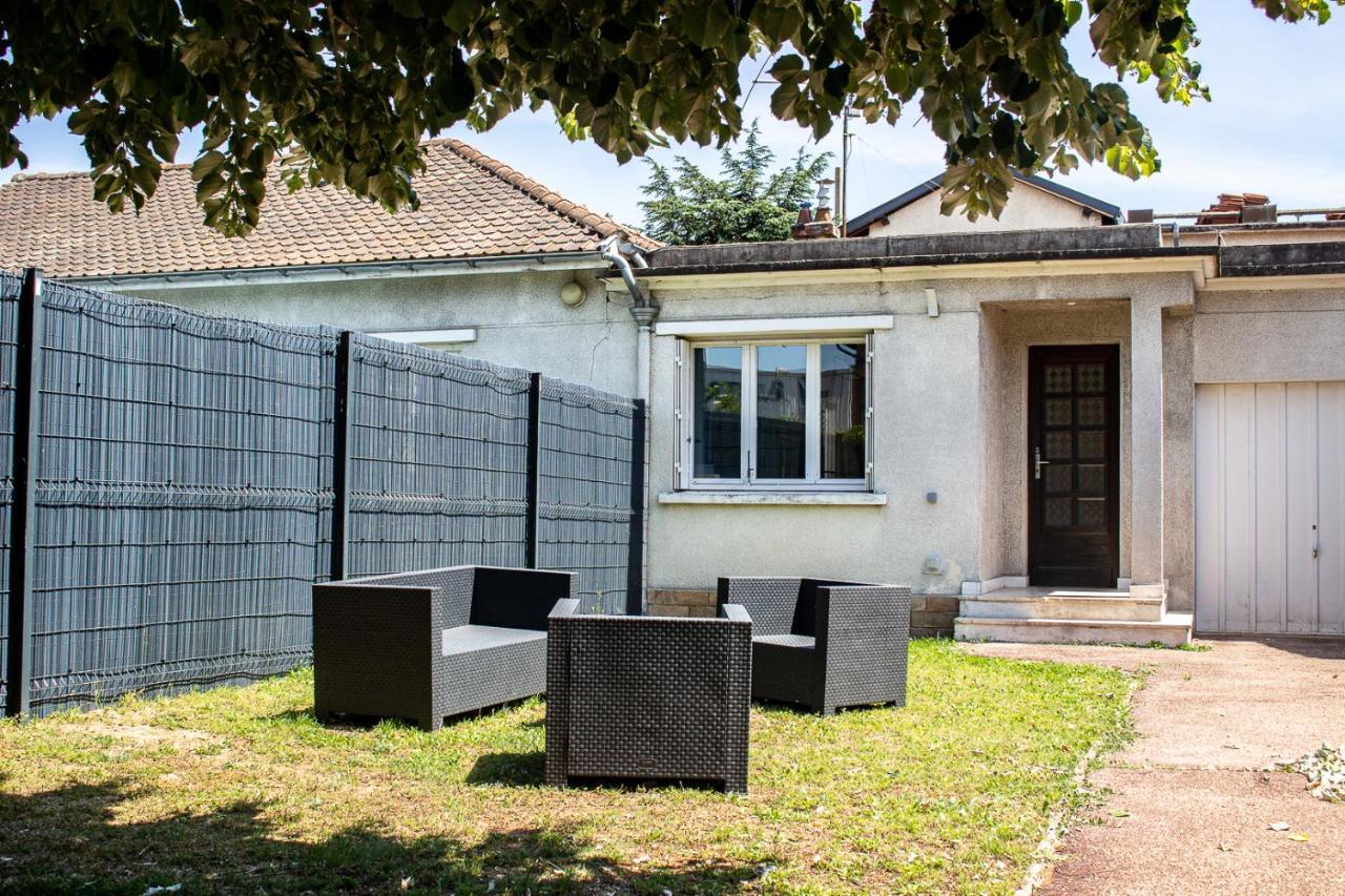 Maisonnette Avec Jardin, Parc Du Chene Apartment Брон Екстериор снимка